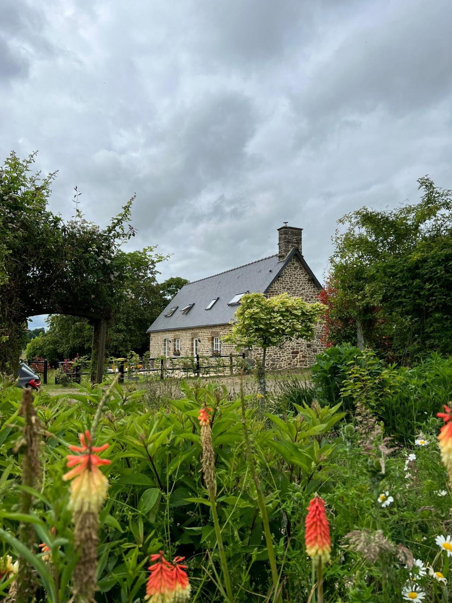 Maison De La Grange, Chaulieu Sourdeval Eksteriør billede